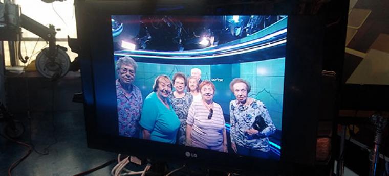 דיירי דיור מוגן מבקרים במשרדי ערוץ 10 דיירי דיור מוגן מבקרים במשרדי ערוץ 10