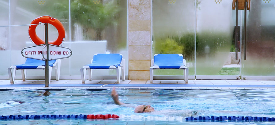 בריכה במגדלי הים התיכון בנורדיה