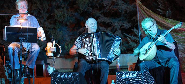 שמעון פרנס חוגג בדיור מוגן כפר סבר שמעון פרנס חוגג בדיור מוגן כפר סבר