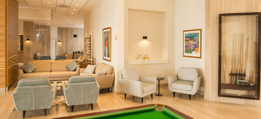 לובי מגדלי הים התיכון בבת ים