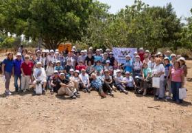 דיירי, דיור מוגן, בטיול עם משפחותיהם